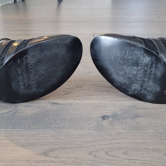 John Fluevog Rubens Mary Jane Pumps - Picture 8 of 8